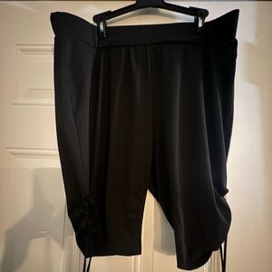 Comfortable Black plus size  capris